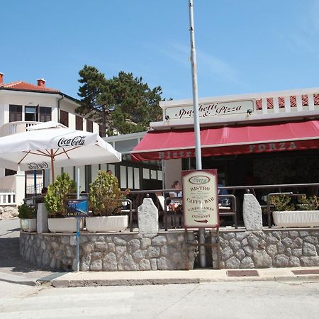 Apartment & Rooms Three Angels Baška Eksteriør bilde
