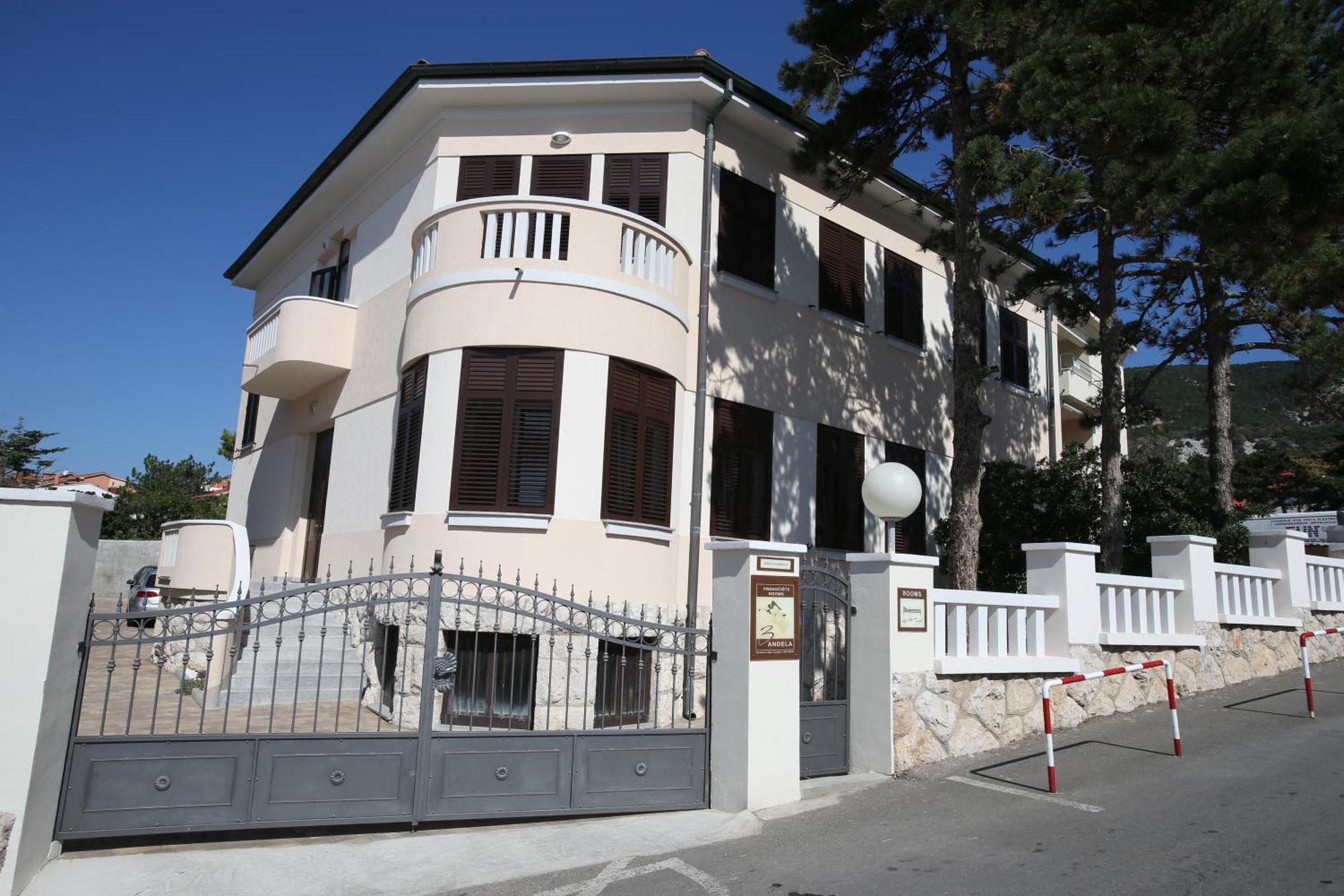 Apartment & Rooms Three Angels Baška Eksteriør bilde